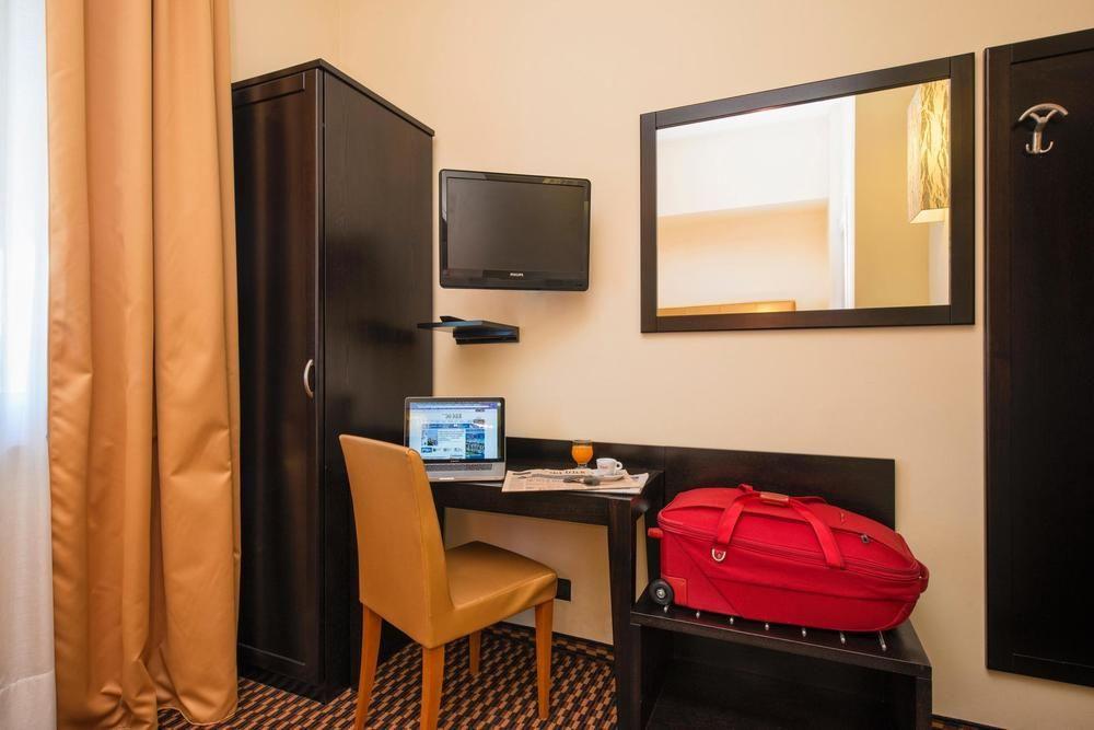 Best Western Hotel Corsi Torrimpietra Exterior photo