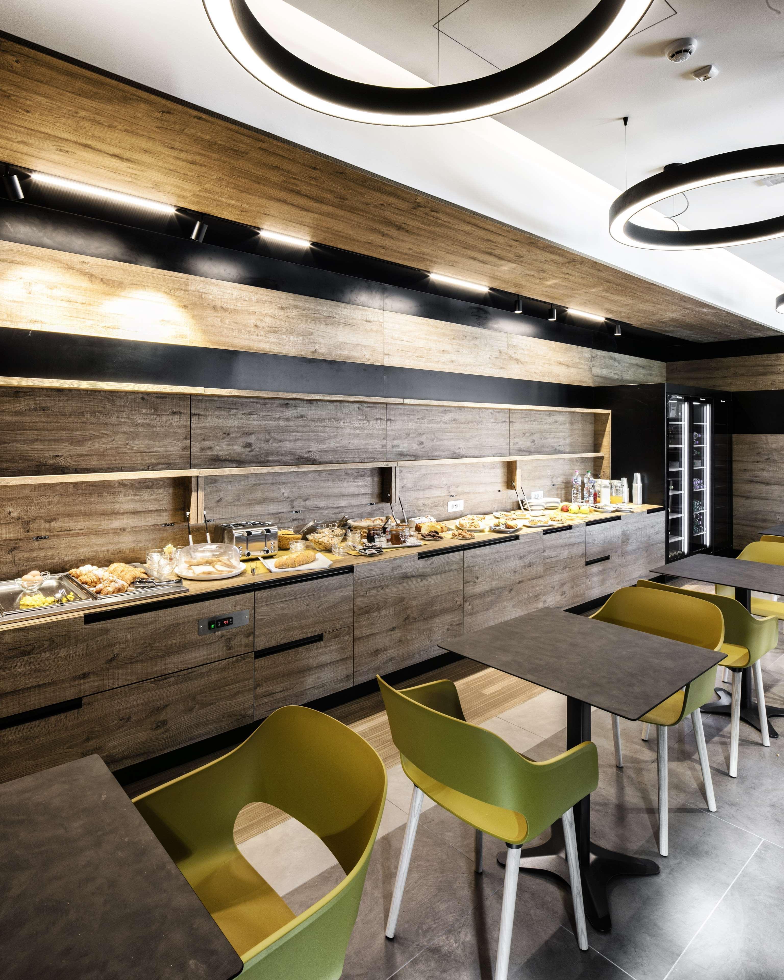 Best Western Hotel Corsi Torrimpietra Exterior photo