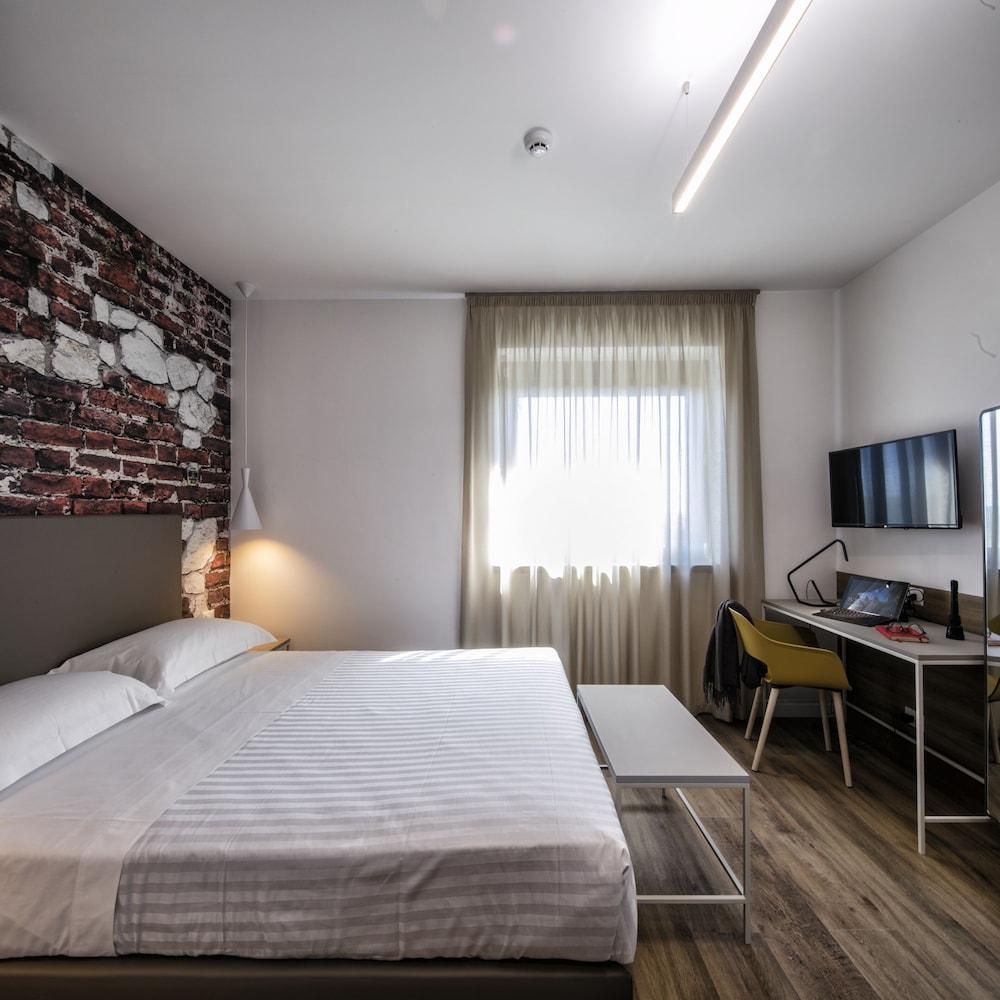 Best Western Hotel Corsi Torrimpietra Exterior photo